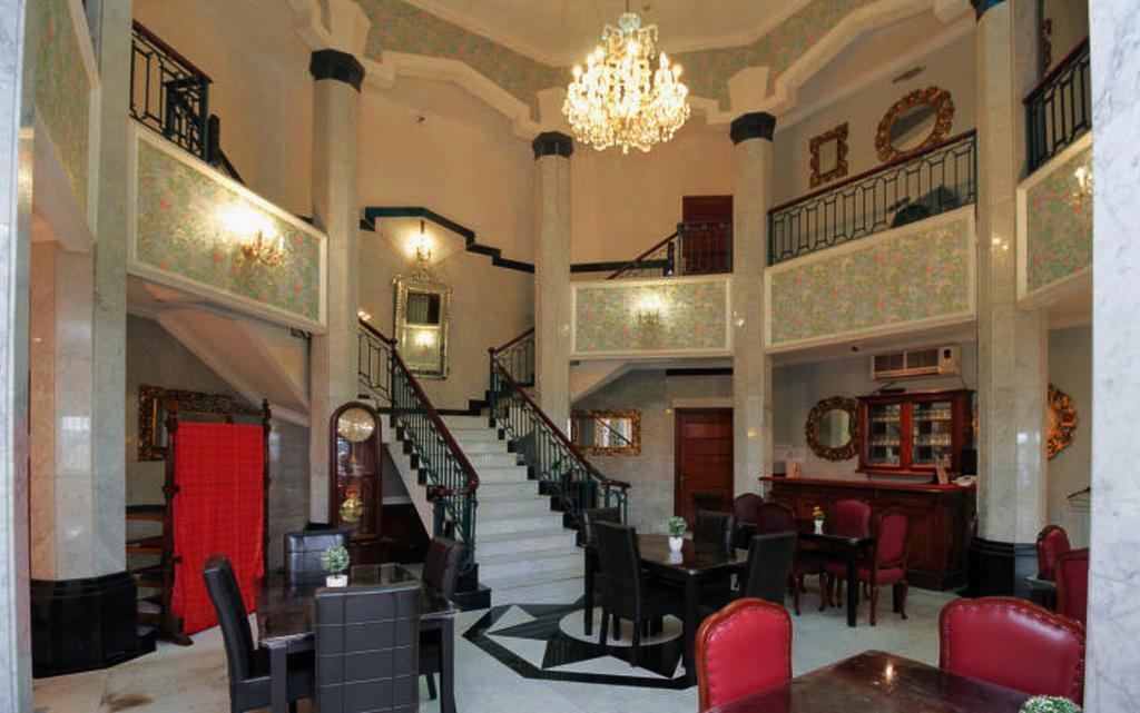 Arimbi Pejaten Suites Джакарта Екстериор снимка