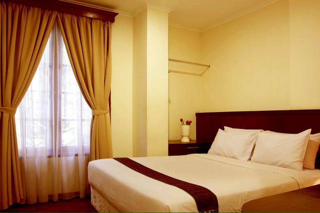 Arimbi Pejaten Suites Джакарта Екстериор снимка