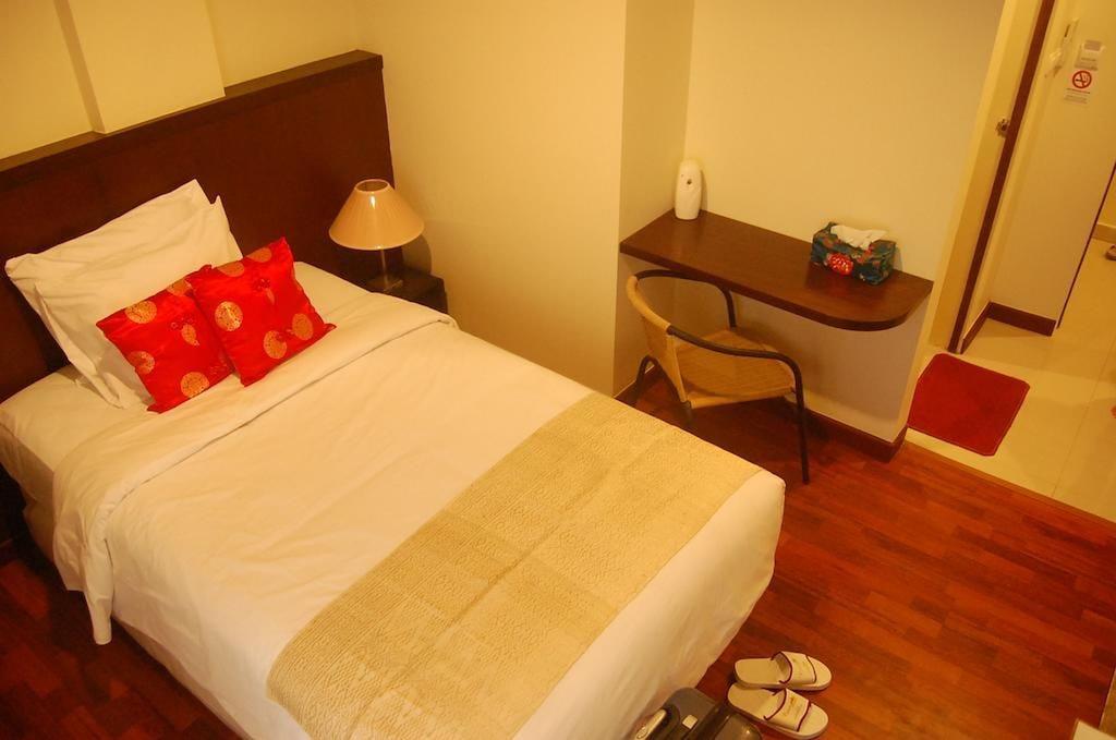 Arimbi Pejaten Suites Джакарта Екстериор снимка