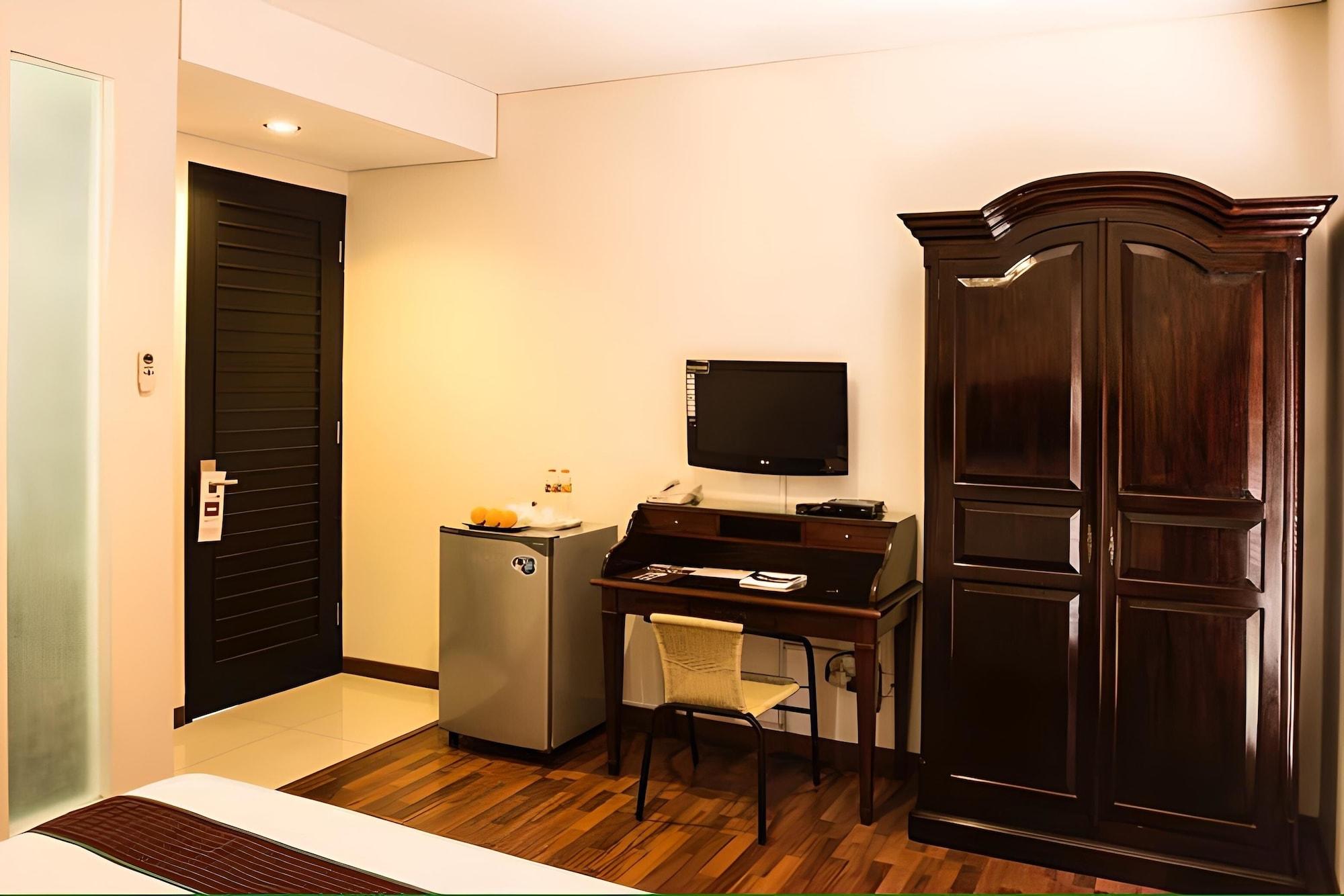 Arimbi Pejaten Suites Джакарта Екстериор снимка