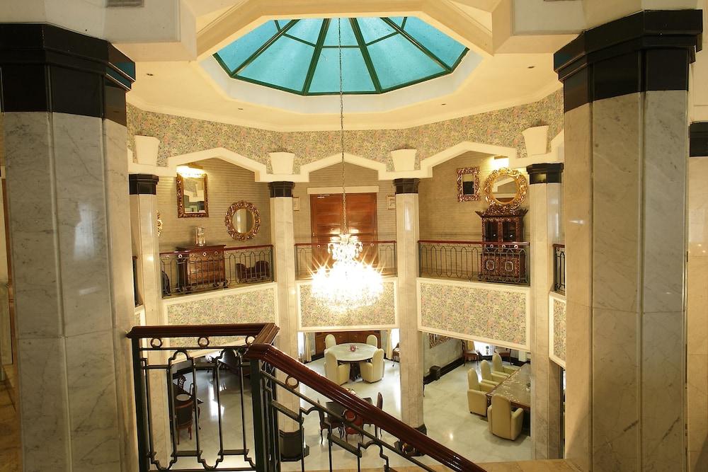 Arimbi Pejaten Suites Джакарта Екстериор снимка