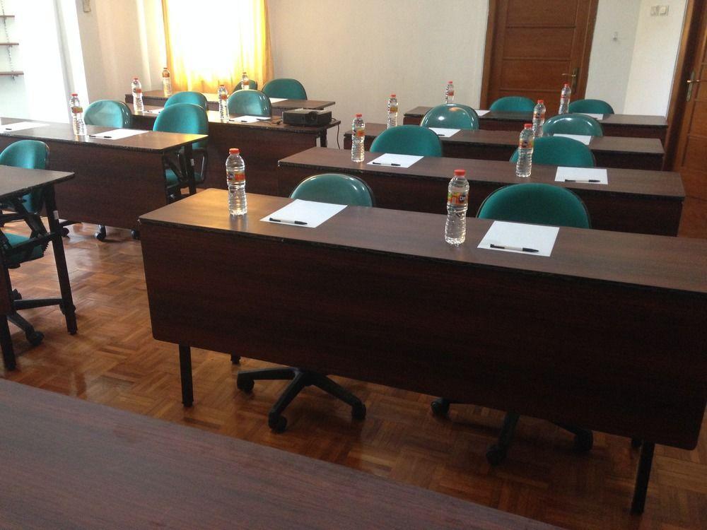 Arimbi Pejaten Suites Джакарта Екстериор снимка
