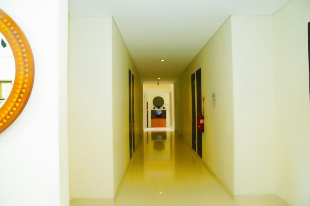Arimbi Pejaten Suites Джакарта Екстериор снимка