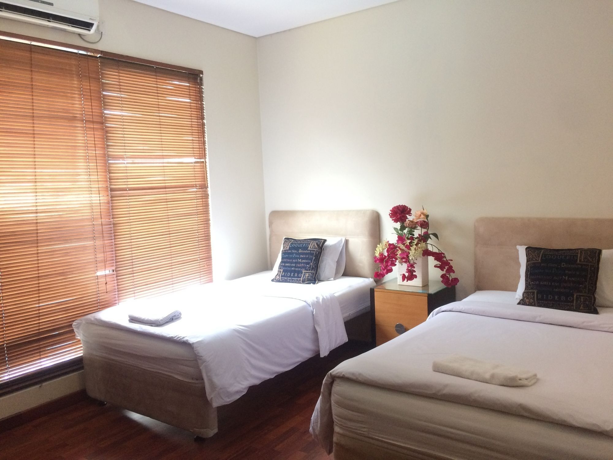 Arimbi Pejaten Suites Джакарта Екстериор снимка