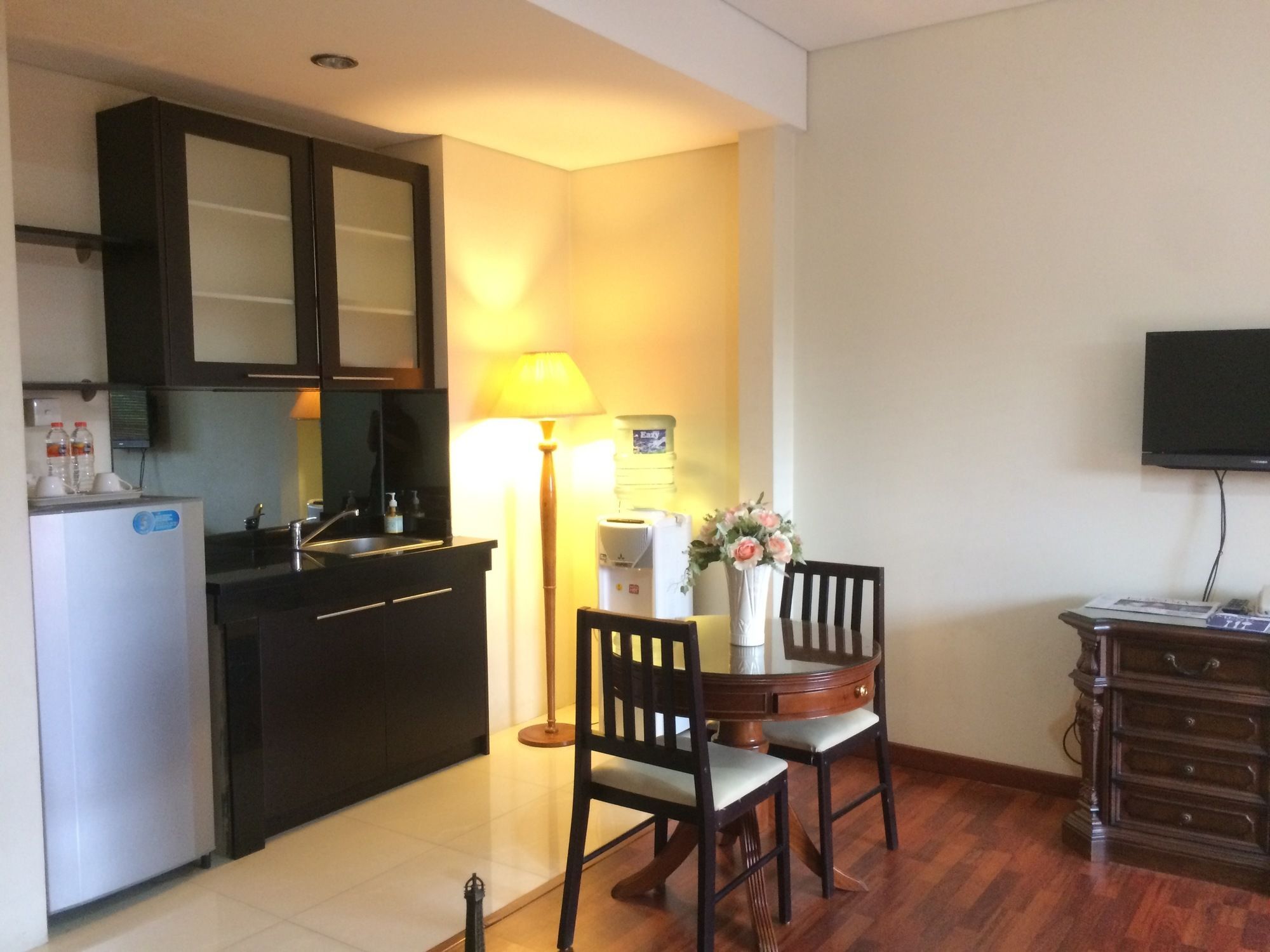 Arimbi Pejaten Suites Джакарта Екстериор снимка